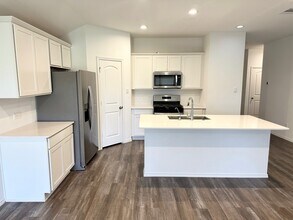 4985 Almond Ter Dr in Katy, TX - Foto de edificio - Building Photo