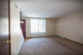 1707-1721 E 16th St in Loveland, CO - Building Photo - Building Photo