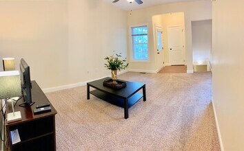 404 Treyson Ln, Unit 404 in Morgantown, WV - Foto de edificio - Building Photo