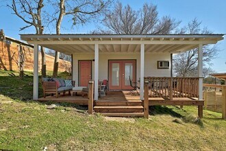 5210 Rogers Ln in Austin, TX - Building Photo - Building Photo