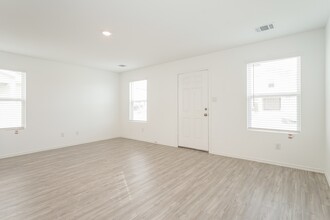 8148 Nube Medina in San Antonio, TX - Building Photo - Building Photo