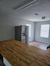 5313 Perry Ave in Galveston, TX - Building Photo - Building Photo