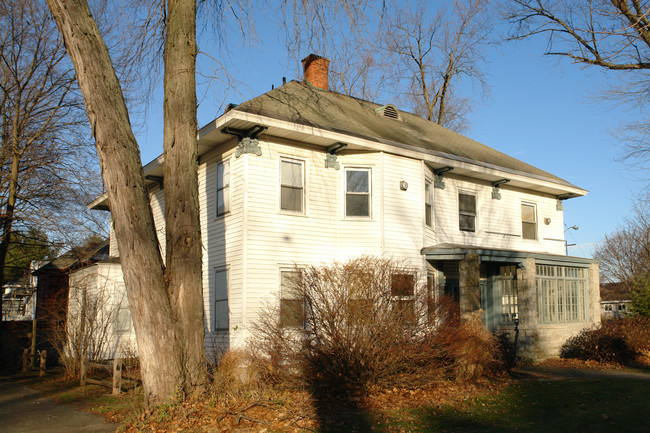 252 South St in Pittsfield, MA - Foto de edificio - Building Photo