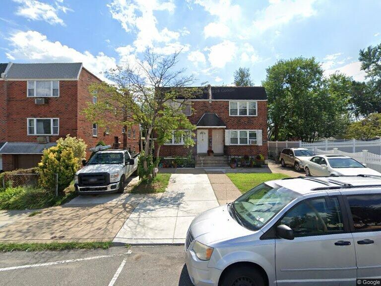 2040 Rhawn St in Philadelphia, PA - Building Photo