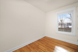 3209 W Pierce Ave, Unit 1 in Chicago, IL - Building Photo - Building Photo