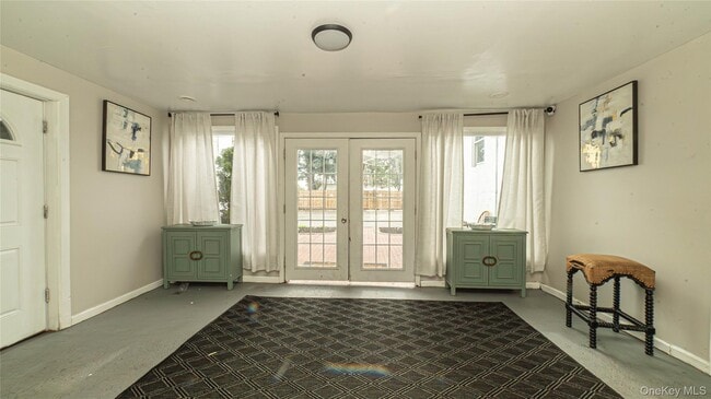 20-22 Bay Shore Ave in Bay Shore, NY - Building Photo - Building Photo