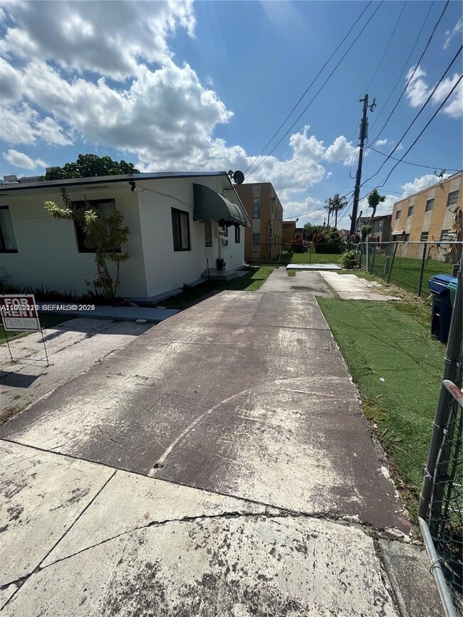 10803 SW 5th St in Miami, FL - Building Photo - Building Photo