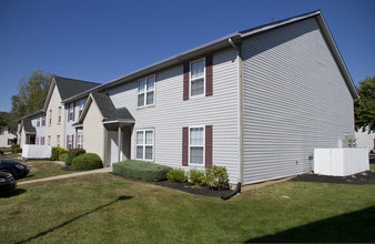 Saddlebrook Apartments in Hilliard, OH - Foto de edificio - Building Photo