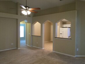 3429 Silver Meadow Way in Plant City, FL - Foto de edificio - Building Photo