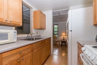 108 Linden St in Exeter, NH - Building Photo - Building Photo