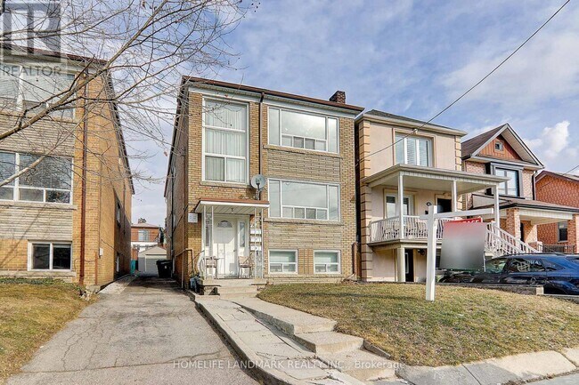 property at 8-2UPPE8 Hanson Rd