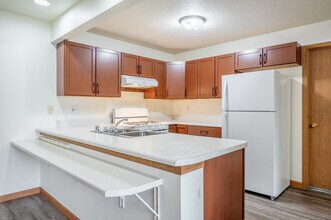 Pioneer Court Apartments in Platteville, WI - Foto de edificio - Interior Photo