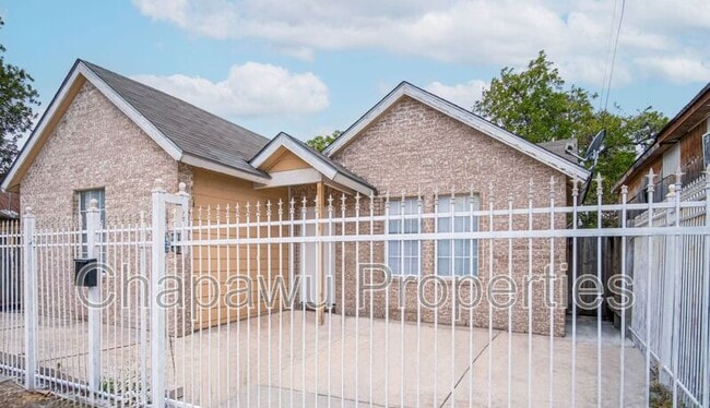 property at 717 N Colorado St