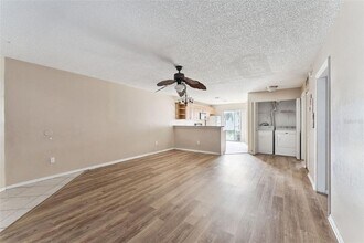 3651 N Goldenrod Rd in Winter Park, FL - Foto de edificio - Building Photo