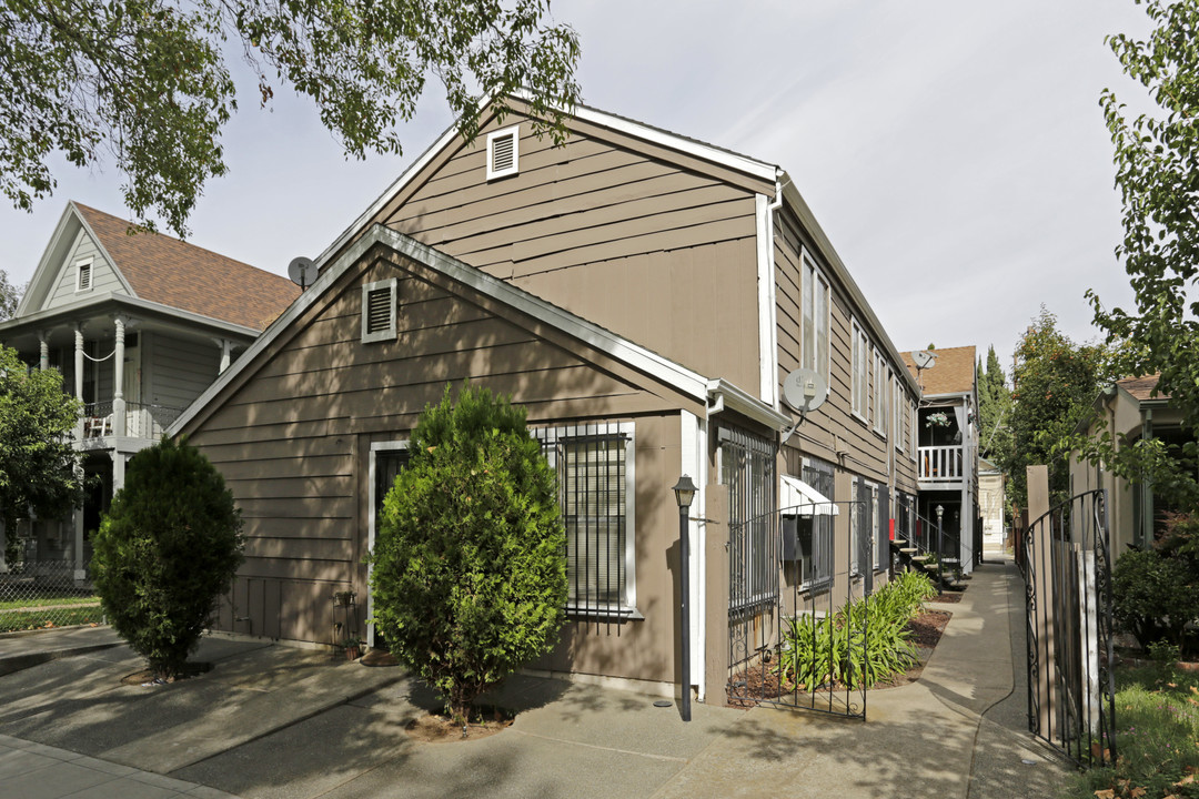 1723 U St in Sacramento, CA - Building Photo