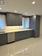 21 Tamora Ct in Toronto, ON - Building Photo - Building Photo