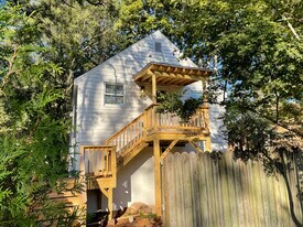 621 Brooks Ave, Unit 621.5 in Raleigh, NC - Building Photo