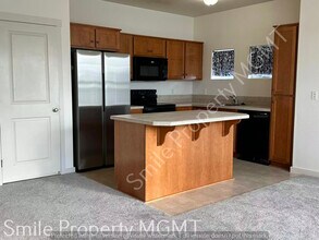 11217 SE Causey Cir in Happy Valley, OR - Foto de edificio - Building Photo