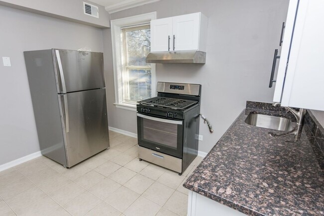 1123 E 81st St in Chicago, IL - Building Photo - Building Photo