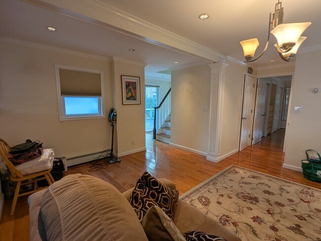 147 Grove St in Stamford, CT - Building Photo - Building Photo