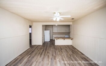 2113 S Loop 289 in Lubbock, TX - Building Photo - Building Photo