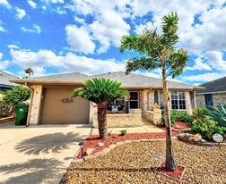 27 Kennedy St in Mission, TX - Building Photo