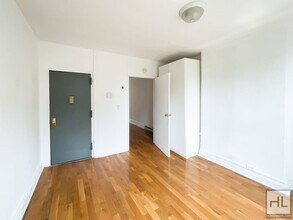 STARR STREET / Spacious Bushwick 2-Bed 1-Bath / Amazing Location in Brooklyn, NY - Building Photo - Building Photo