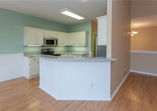 608 Burr Oak Dr in Carmel, IN - Building Photo - Building Photo