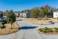 10204 Waldrop Pl in Decatur, GA - Foto de edificio - Building Photo