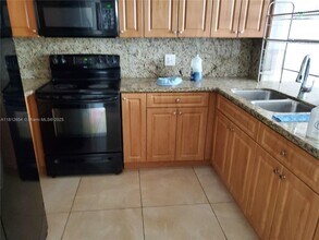 900 SW 104th Ct in Miami, FL - Building Photo - Building Photo