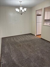 2040 Edgewood Rd NW in Cedar Rapids, IA - Building Photo - Building Photo