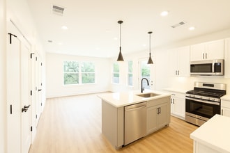 6418 Maple in Dallas, TX - Building Photo - Building Photo