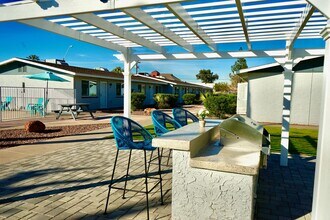 Serenity in Phoenix, AZ - Foto de edificio - Building Photo