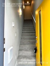 164 SW Lancaster Ct in Troutdale, OR - Foto de edificio - Building Photo