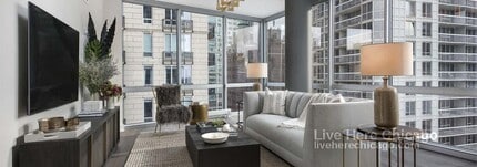 2 W Delaware Pl in Chicago, IL - Building Photo - Building Photo