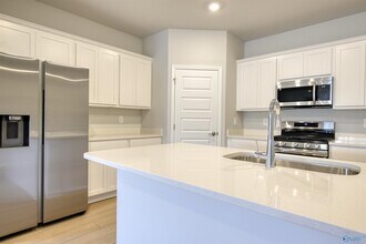 12392 Whitcomb Cir in Athens, AL - Building Photo - Building Photo