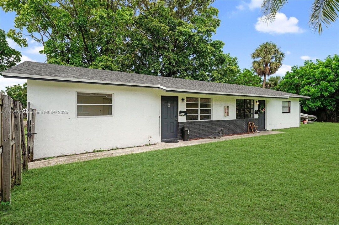 849 SW 9th Ct in Pompano Beach, FL - Building Photo