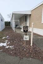 145 Terri Dr in Dearborn Heights, MI - Building Photo