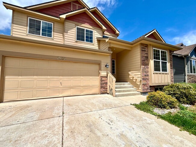 property at 2502 Sunbury Ln