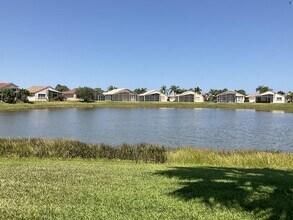 364 Sunview Way in Port St. Lucie, FL - Building Photo - Building Photo