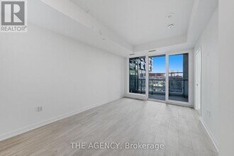 1 Kyle Lowry Rd in Toronto, ON - Building Photo - Building Photo