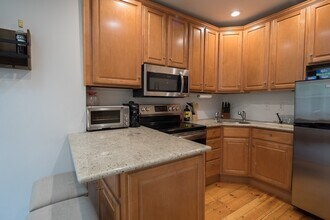 221 W Newton St, Unit 4 in Boston, MA - Building Photo - Building Photo
