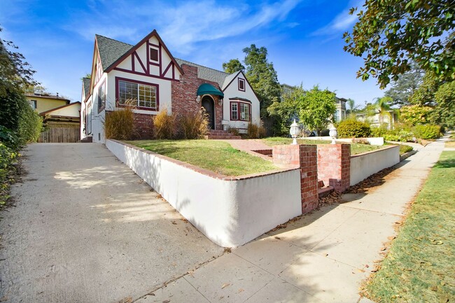 555 Avenue 64 in Pasadena, CA - Building Photo - Building Photo