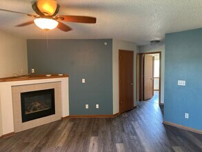 40 Zeller Ct, Unit 208 in North Liberty, IA - Building Photo - Building Photo