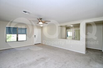 3033 W Blue Sky Dr in Phoenix, AZ - Building Photo - Building Photo
