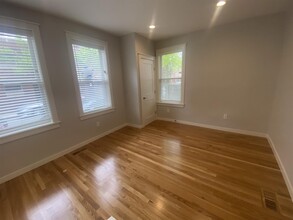 560 Green St in Cambridge, MA - Building Photo - Building Photo