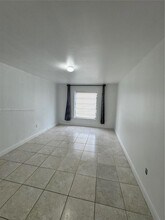 10431 N Kendall Dr, Unit D312 in Miami, FL - Building Photo - Building Photo