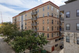 Piazza Navona Condo in Austin, TX - Building Photo