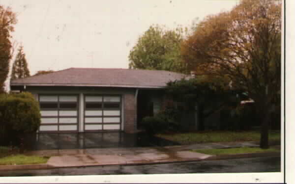 1635 Sierra St in Redwood City, CA - Foto de edificio - Building Photo