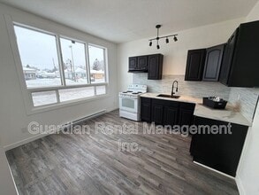 140 Frederica St E in Thunder Bay, ON - Building Photo - Building Photo